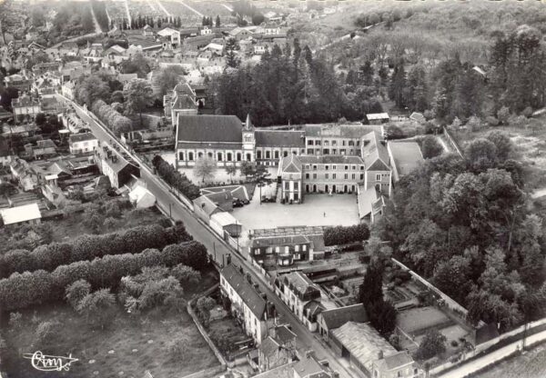 Bernay - Vue aérienne du lycée st Anselme