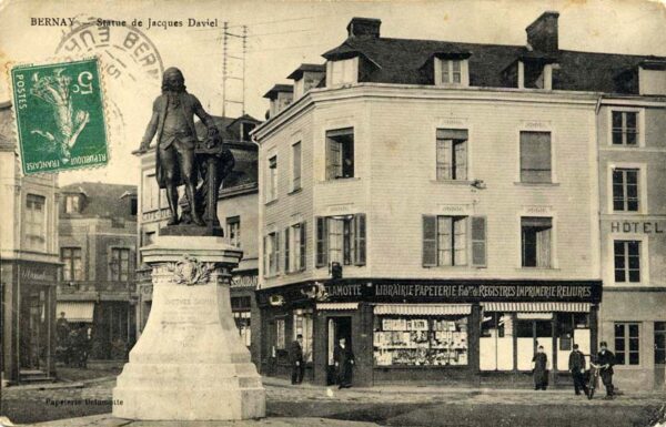 Bernay - Place Gustave Héon