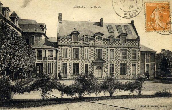 Bernay - Place Guillaume de Volpiano