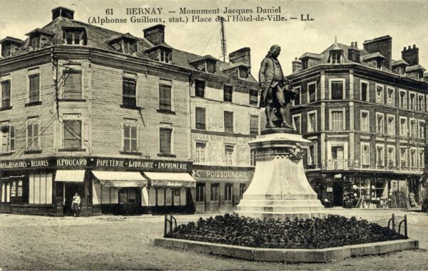 Bernay - Place Gustave Héon