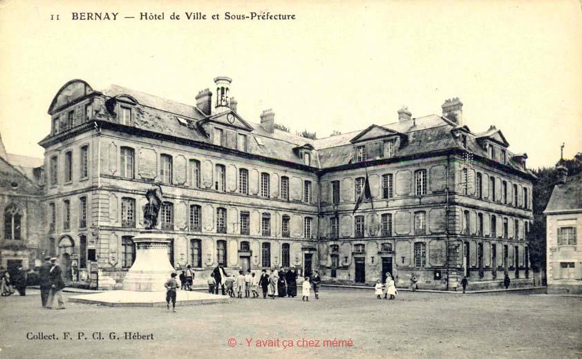 Bernay - Place Gustave Héon