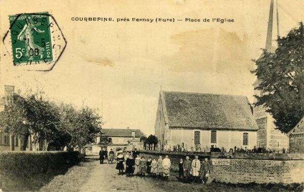 Courbépine - Place de l'église