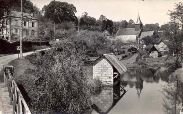 Ferrières-St-Hilaire - Le Lavoir