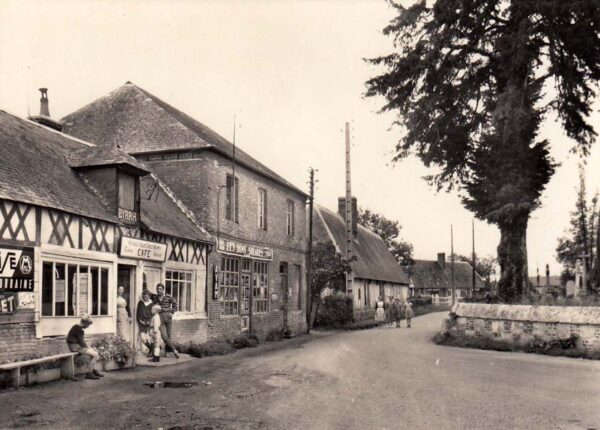 Jonquerets-de-Livet - Le café