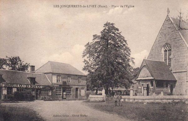 Jonquerets-de-Livet - Place de l'église