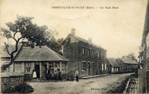 St-Clair-d'Arcey - Le café Huet