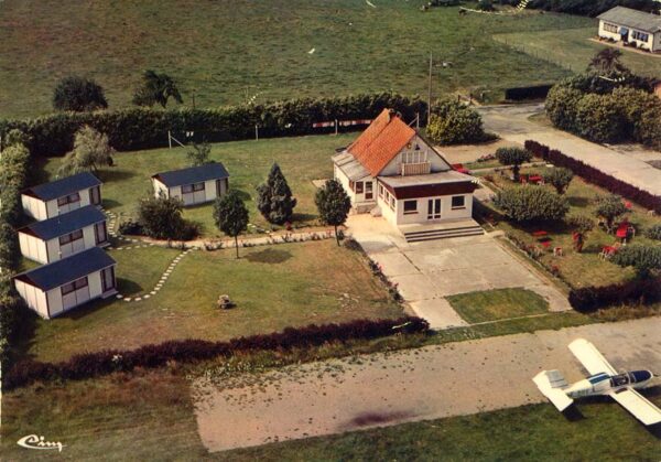 Bernay - Vue aérienne de l'aérodrome