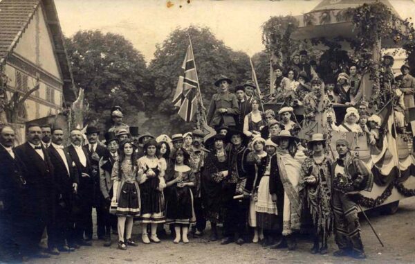 Bernay - Avant le départ dans la cour des anciens abattoirs.