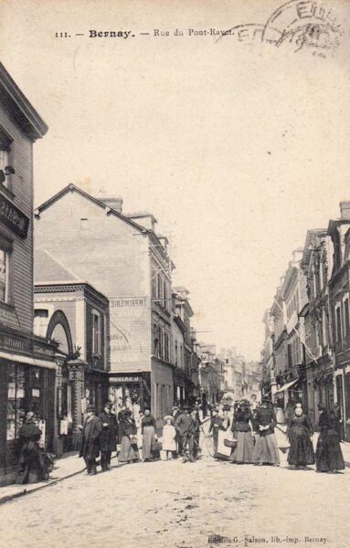 Bernay - Rue du Général Leclerc (38)