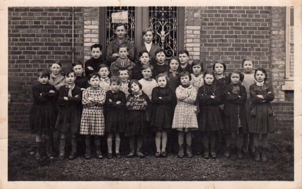 St-Clair-d'Arcey - La photo de classe de 1937