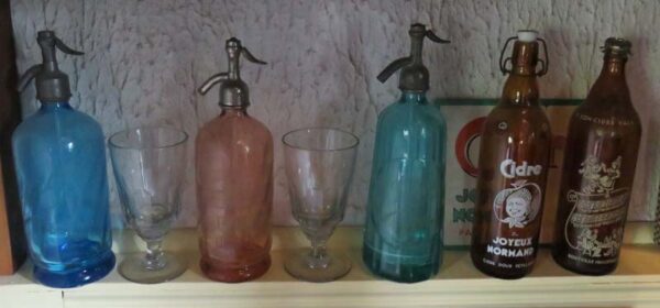 Café - Siphons Bernayens et verres à absinthe