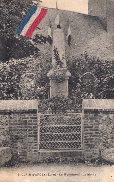 St-Clair-d'Arcey - Le monument aux morts