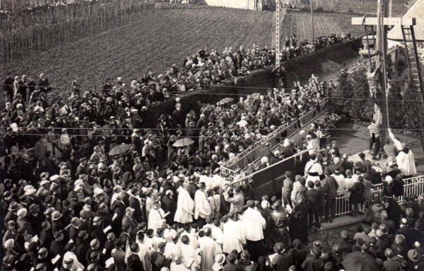 Bernay - Érection le 7 mai 1933 du calvaire de la Croix Coquet