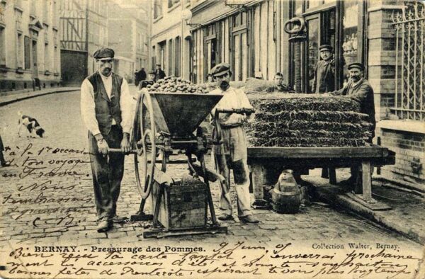 Bernay - Rue Michel-Hubert Descours (33)