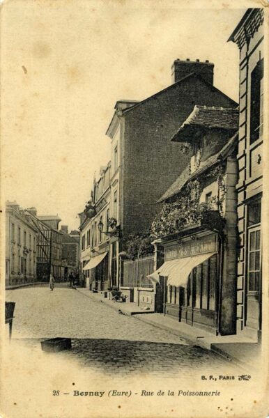 Bernay - Rue Michel-Hubert Descours (37)