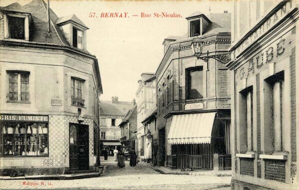 Bernay - Rue Michel-Hubert Descours (39)