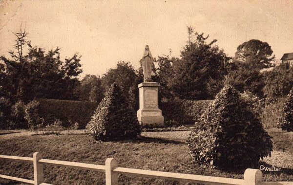 St-Quentin-des-Isles - Notre Dame de Lourdes