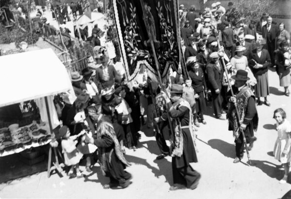 Procession du lundi de Pentecôte à la Couture
