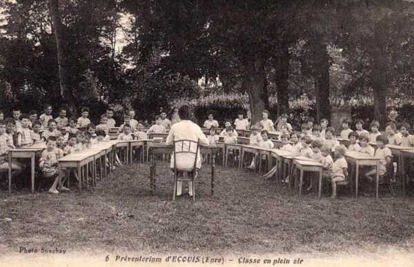 Classe en pleine air à ECOUIS (Eure)